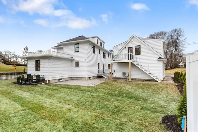 $1,999,900 | 95 Prospect Street, Wakefield, MA 01880