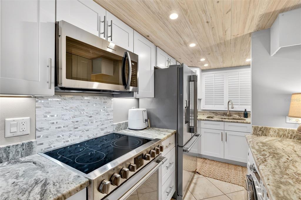 633 Alhambra Road, Unit 205 Venice, FL 34285 - Photo 14 of 36 Gallery Image 14