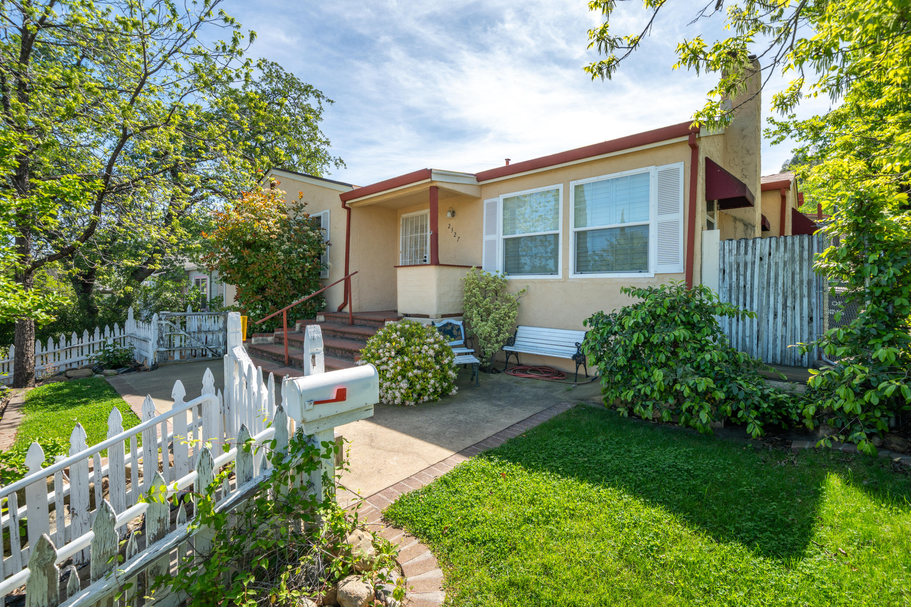 2327 Butte Street Redding, CA 96001 - Photo 3 of 24 2327 Butte St-8