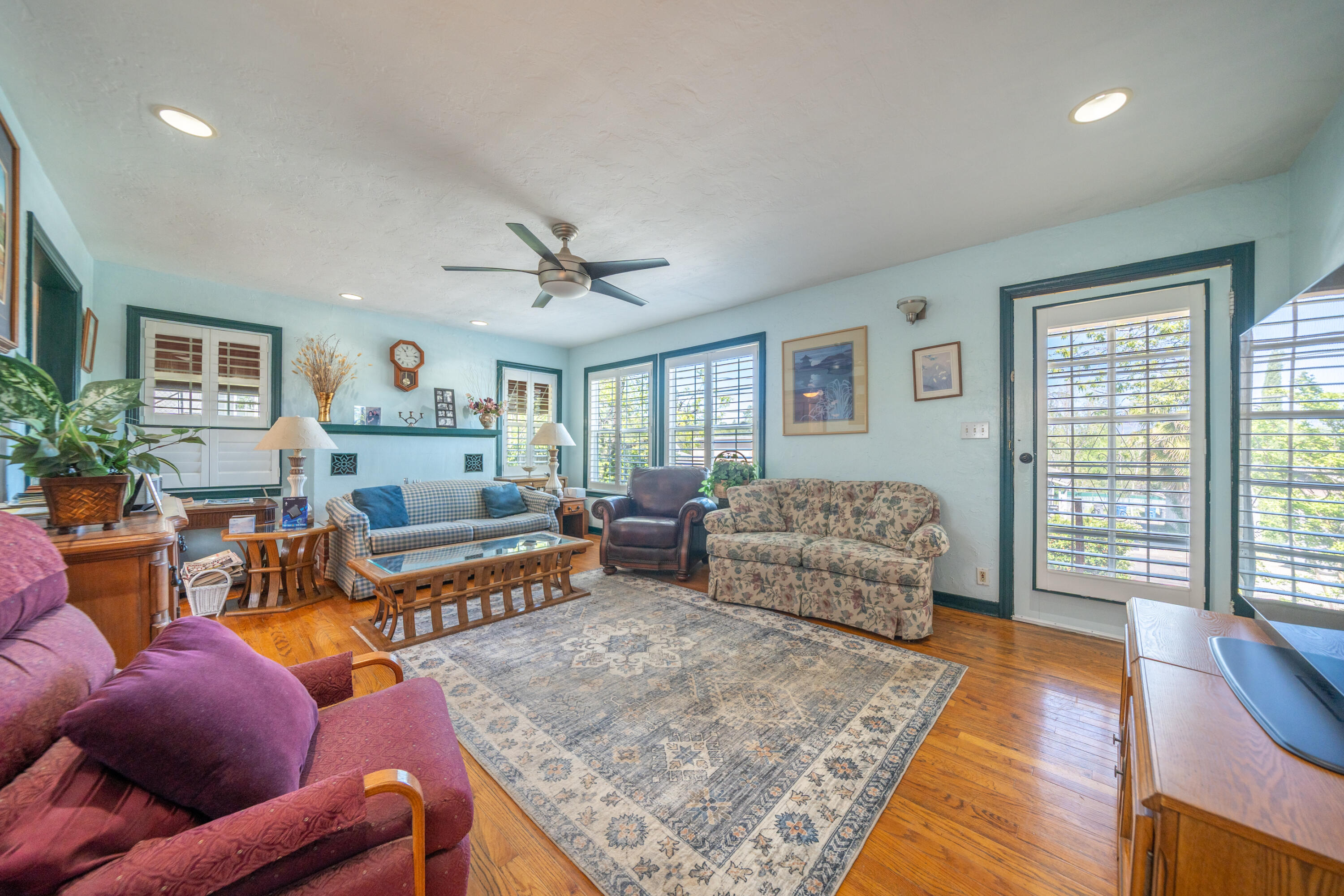 2327 Butte Street Redding, CA 96001 - Photo 5 of 24 2327 Butte St-11