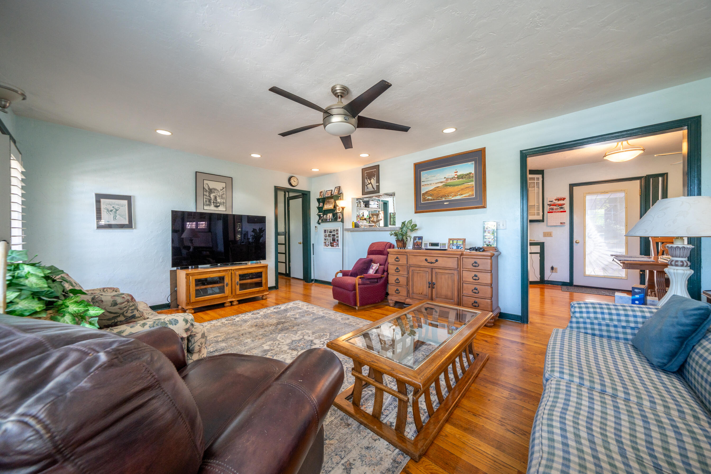 2327 Butte Street Redding, CA 96001 - Photo 7 of 24 2327 Butte St-14