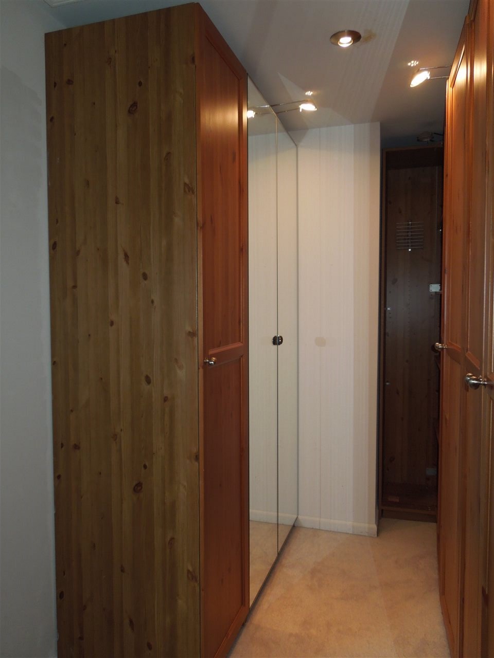 3174 Villanova Circle Rochester, MI 48307 - Photo 43 of 44 31326062-42.JPG