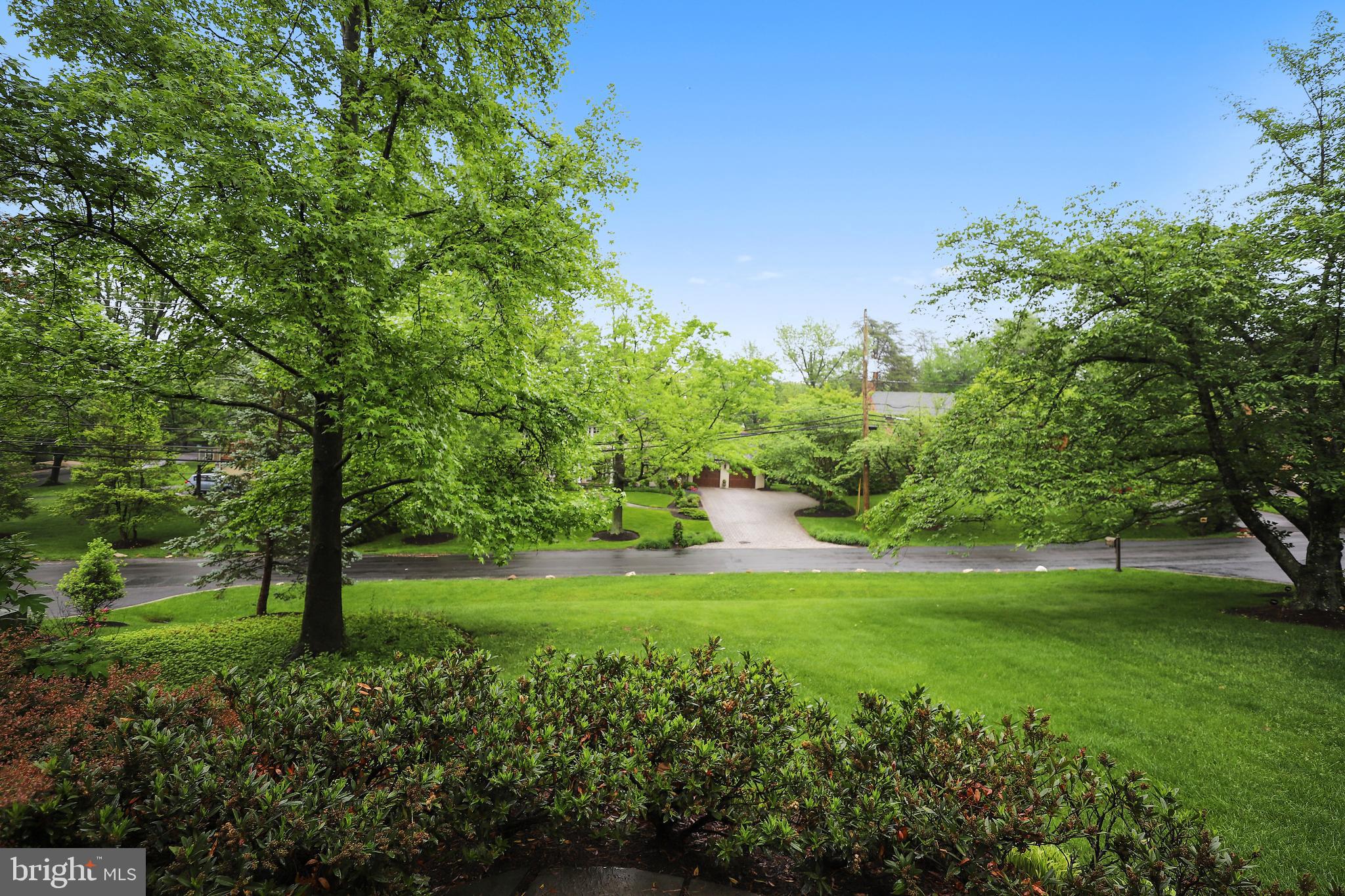 6932 Greentree Road Bethesda, MD 20817 - Photo 4 of 72 Gallery Image 4