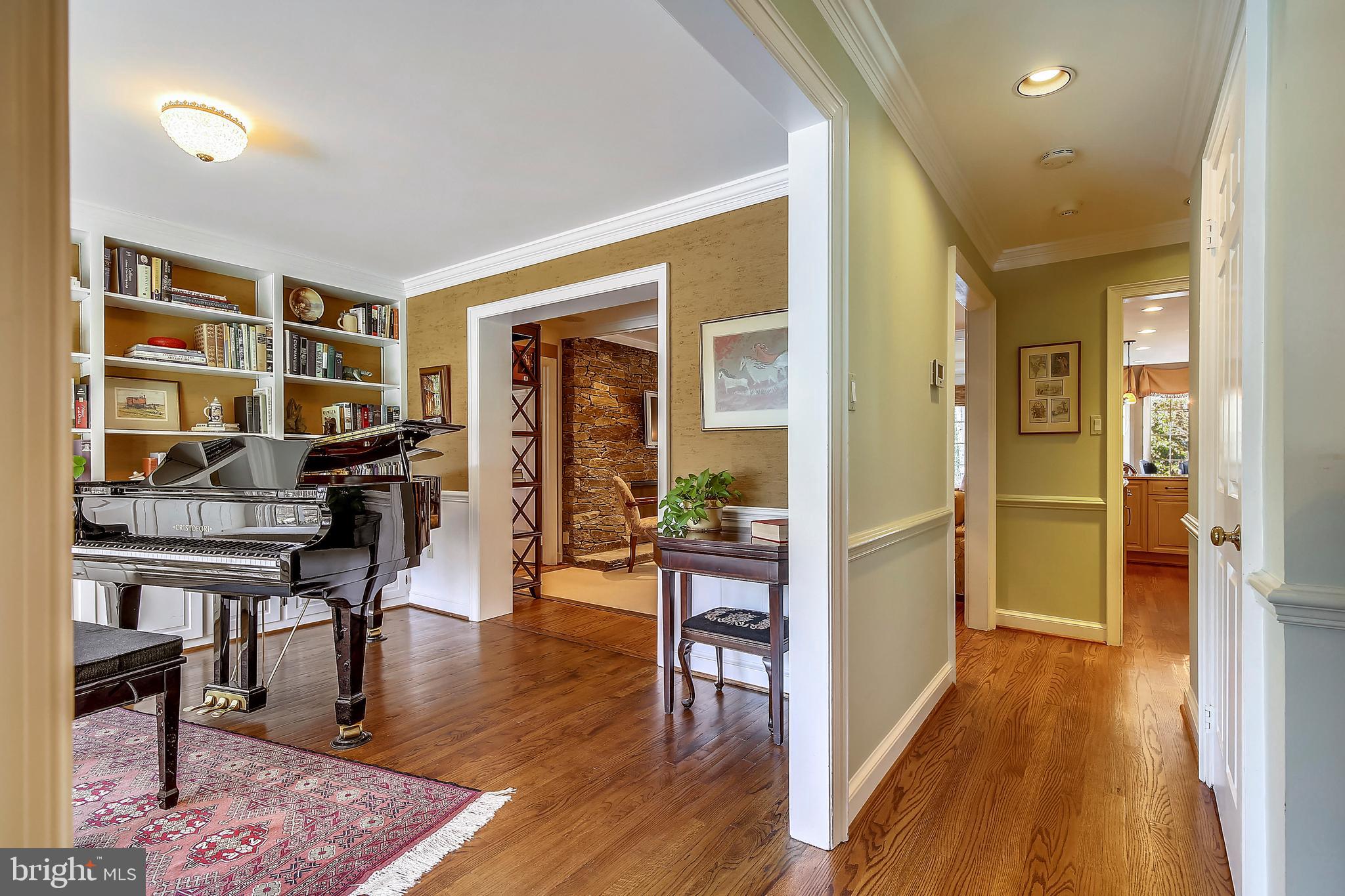 6932 Greentree Road Bethesda, MD 20817 - Photo 9 of 72 Gallery Image 9