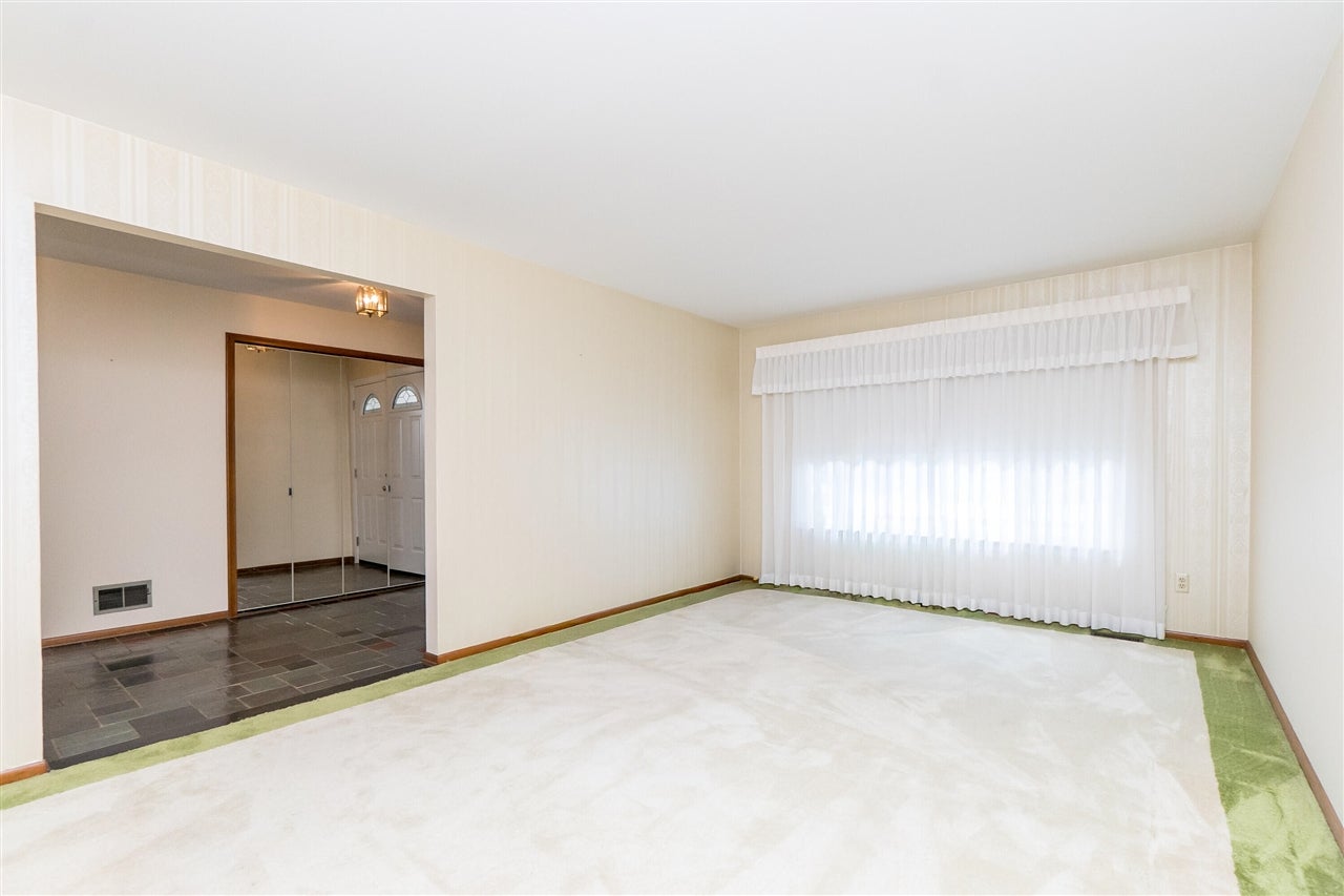 17596 Levan Road Livonia, MI 48152 - Photo 6 of 44 Gallery Image 6