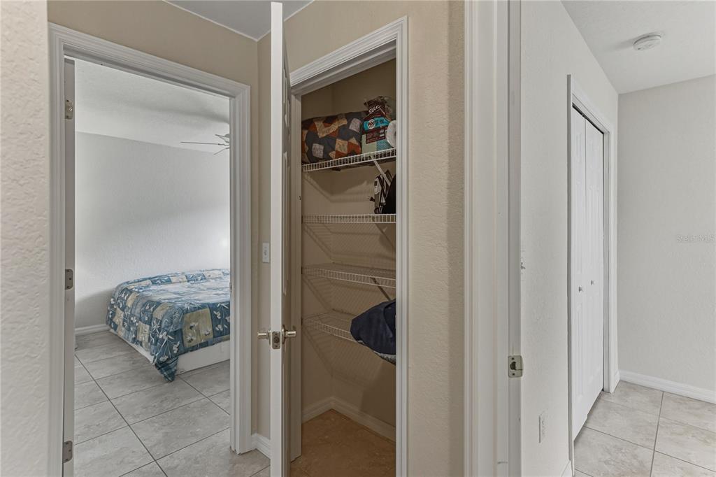 315 Cloverdale Road Winter Haven, FL 33884 - Photo 47 of 65 a en suite bathroom with a sink