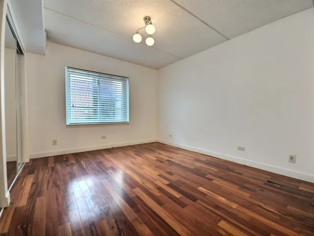 $2,000 | 8710 West Evelyn Lane, Unit 105, Chicago, IL 60656