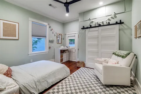 $549,900 | 340 South Edgefield Avenue, Dallas, TX 75208