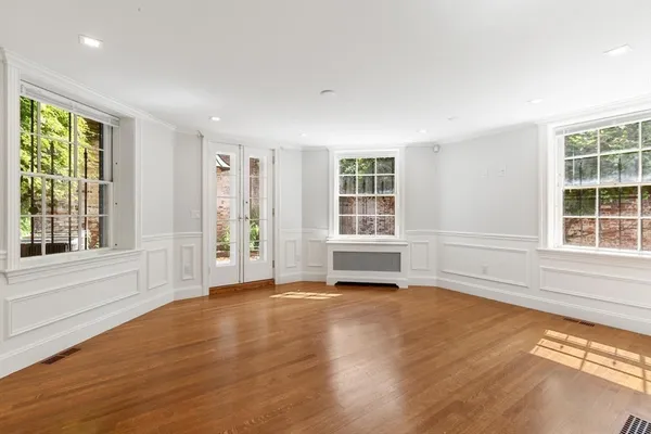 $18,000 | 20 Chestnut Street, Unit 1, Boston, MA 02108