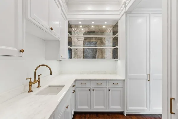 $18,000 | 20 Chestnut Street, Unit 1, Boston, MA 02108