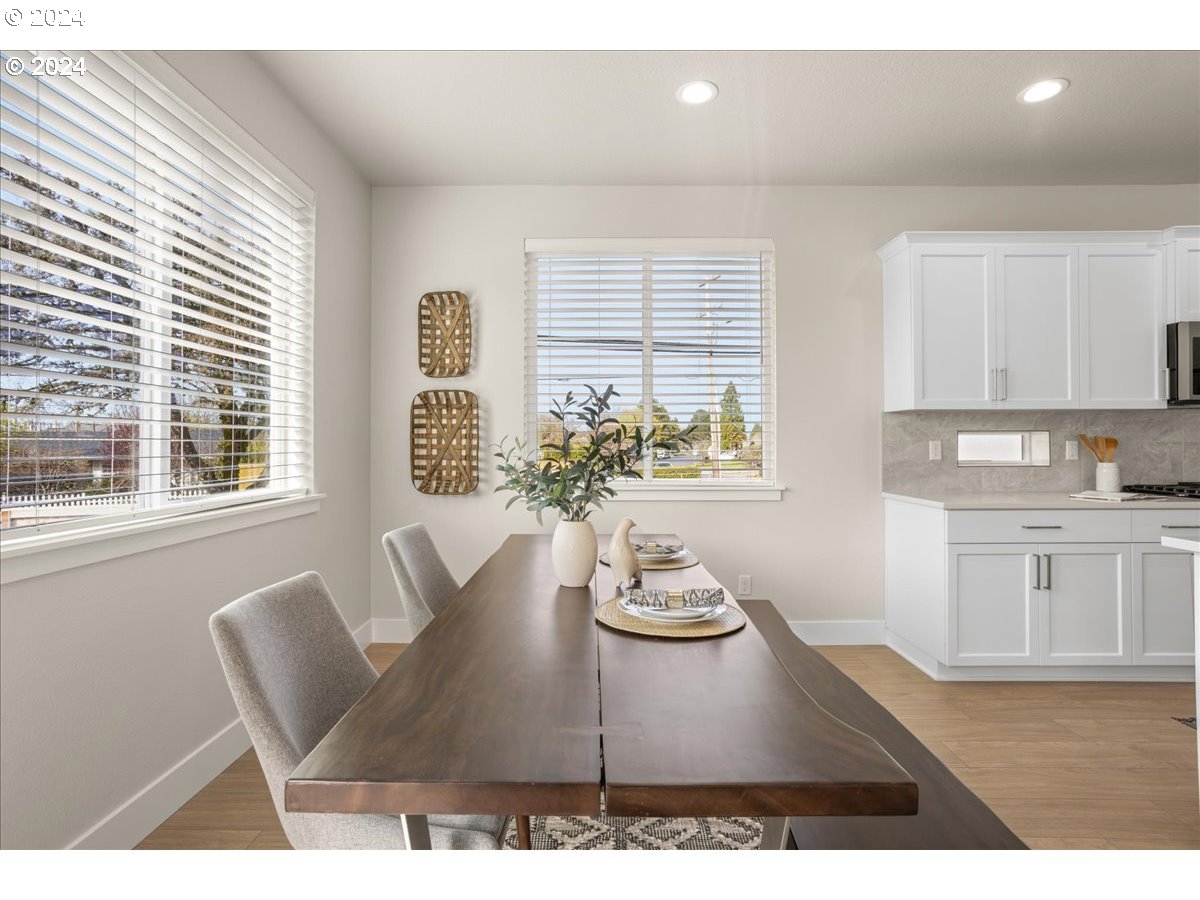 13874 Southwest 174th Avenue Tigard, OR 97140 - Photo 12 of 41 Kitchen