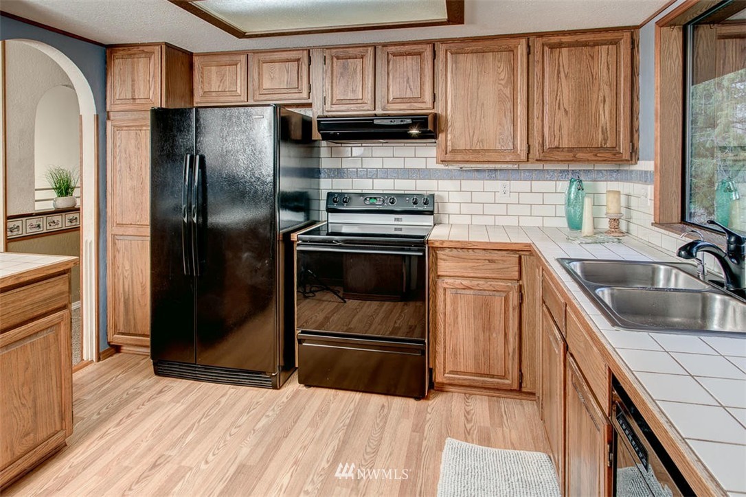 1909 169th Place Southeast Bothell, WA 98012 - Photo 8 of 24