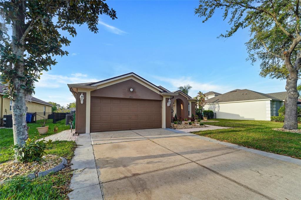 19111 Fern Meadow Loop Lutz, FL 33558 - Photo 3 of 47