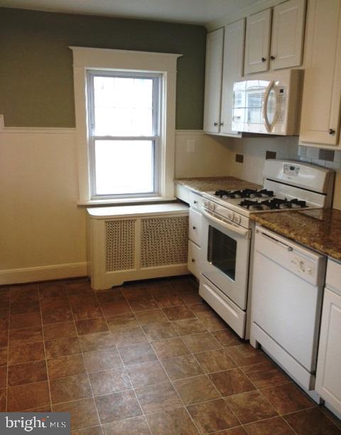 2428 East County Line Road Ardmore, PA 19003 - Photo 17 of 26 Kitchen