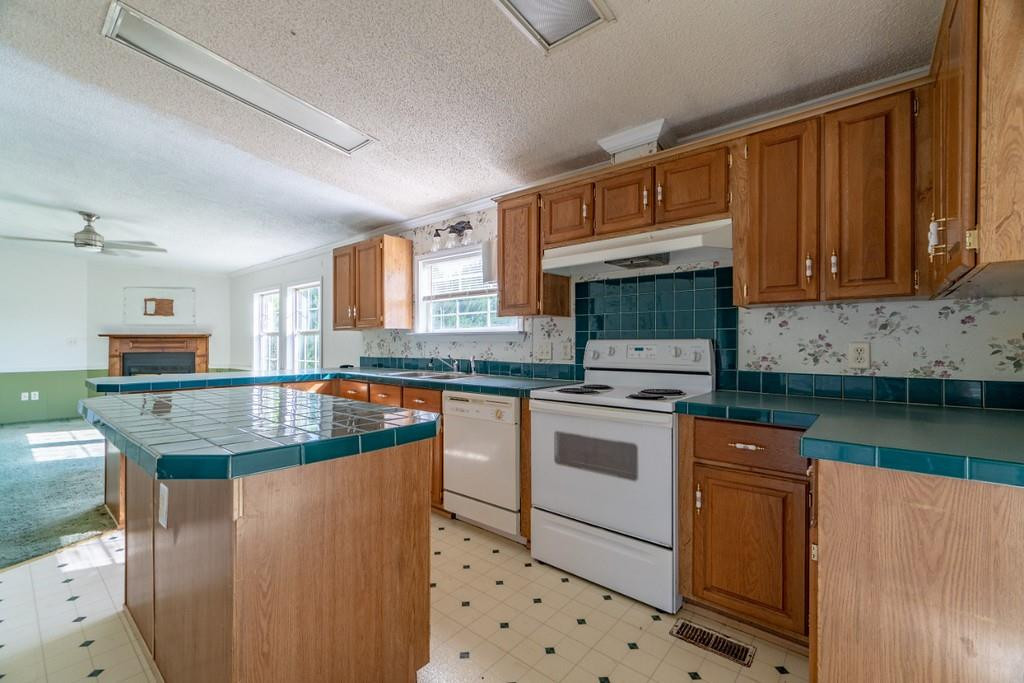 2657 Claude Simpson Road Burlington, NC 27217 - Photo 17 of 36 Gallery Image 17