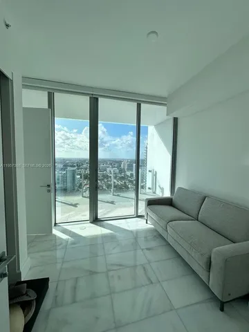 $8,200 | 700 Northeast 26th Terrace, Unit 3005, Miami, FL 33137