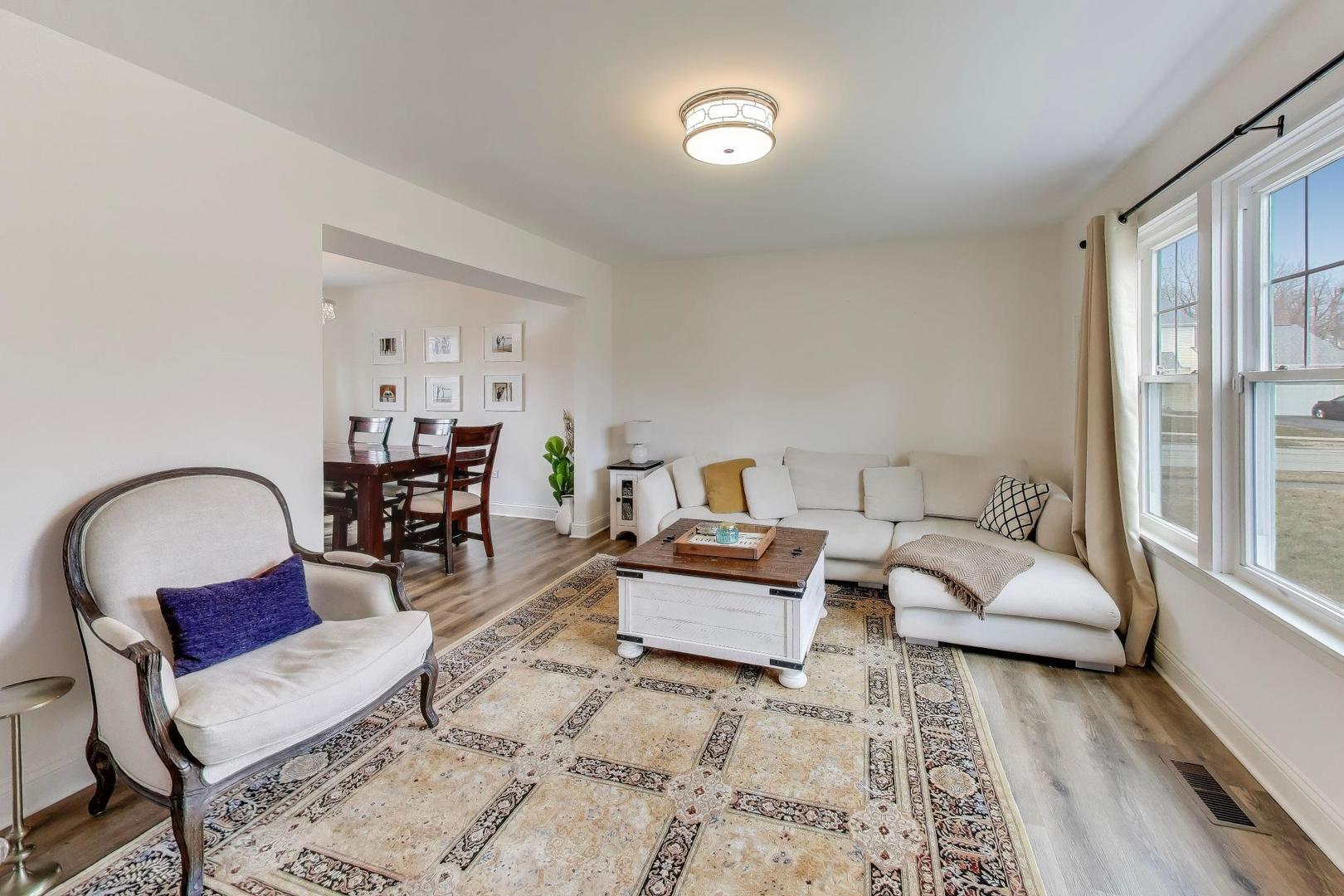 270 Pebblestone Road Naperville, IL 60565 - Photo 6 of 36