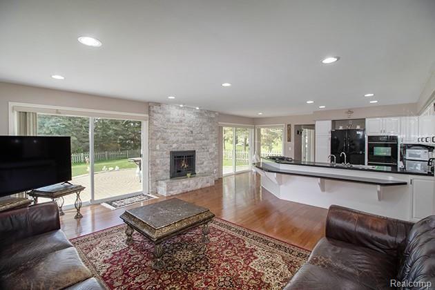 71 Montmorency Road Rochester Hills, MI 48307 - Photo 9 of 29