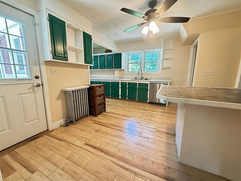 39 Cramton Avenue Rutland, VT 05701 - Photo 5 of 37
