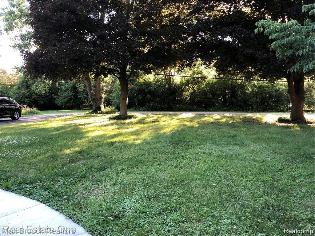 2805 Franklin Road Bloomfield Hills, MI 48302 - Photo 14 of 17 2805 Franklin 7.jpg