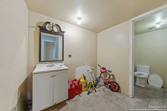 a view of a storage & utility room