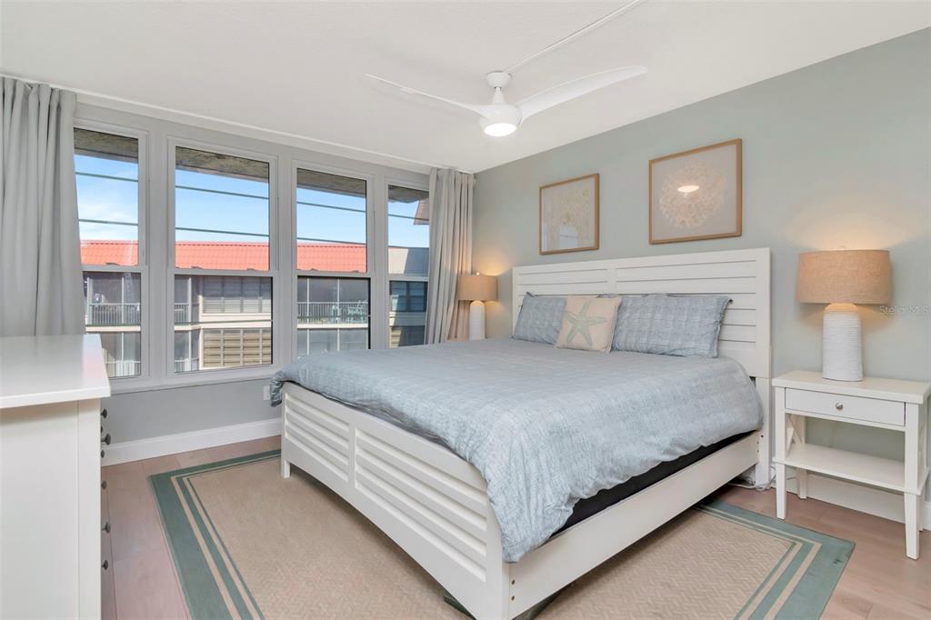 17580 Gulf Boulevard, Unit 403 Redington Shores, FL 33708 - Photo 14 of 27