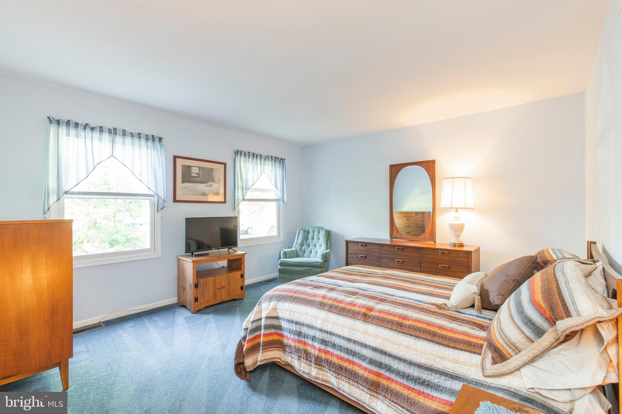 5 Edison Avenue Clementon, NJ 08021 - Photo 10 of 28 a bedroom with two beds and a window