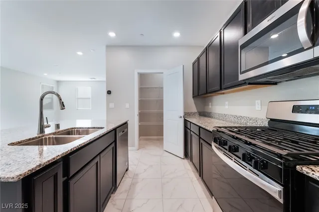 $2,300 | 2652 Montesilvano Place, Henderson, NV 89044