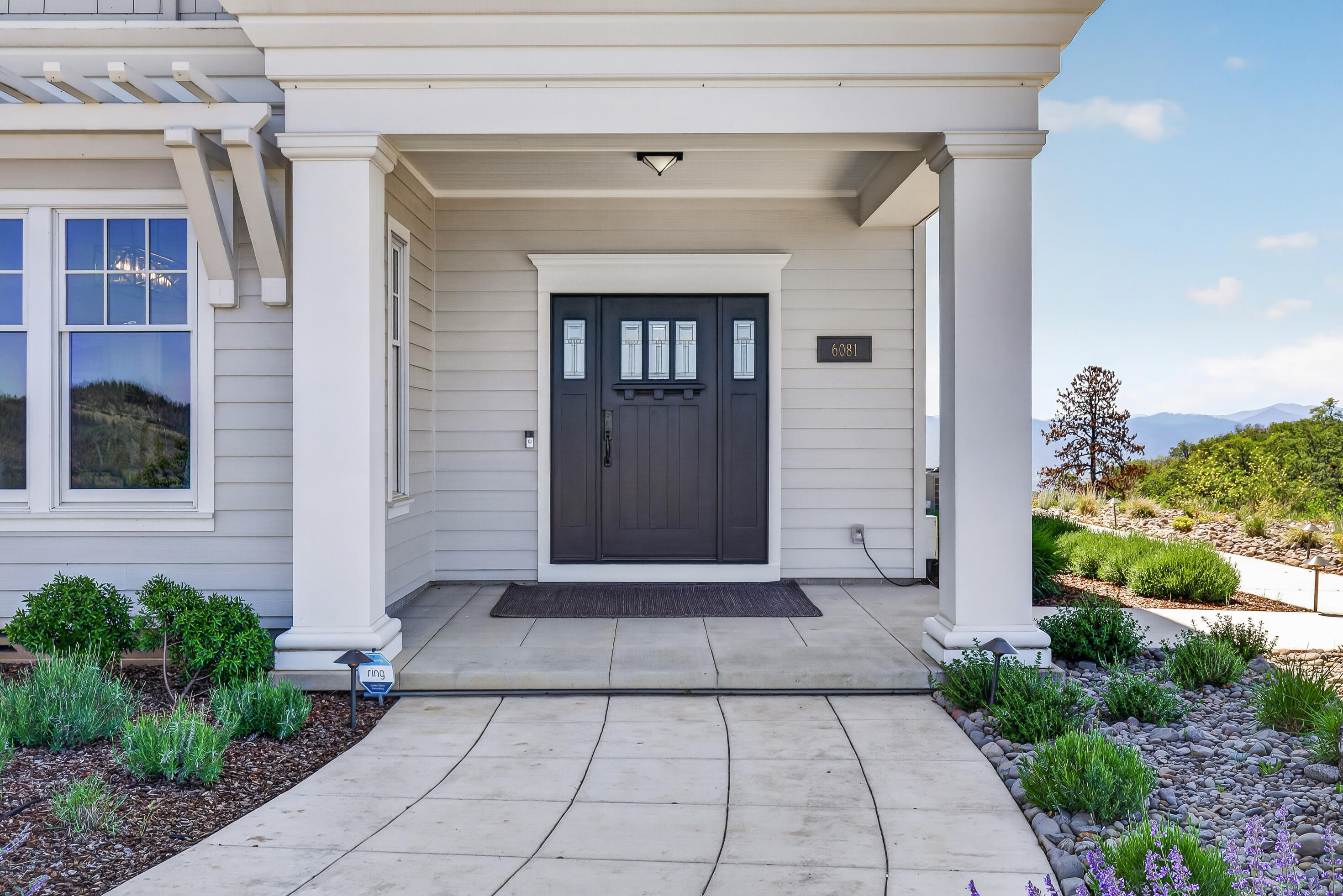 6081 Hillcrest Road Medford, OR 97504 - Photo 3 of 83 3
