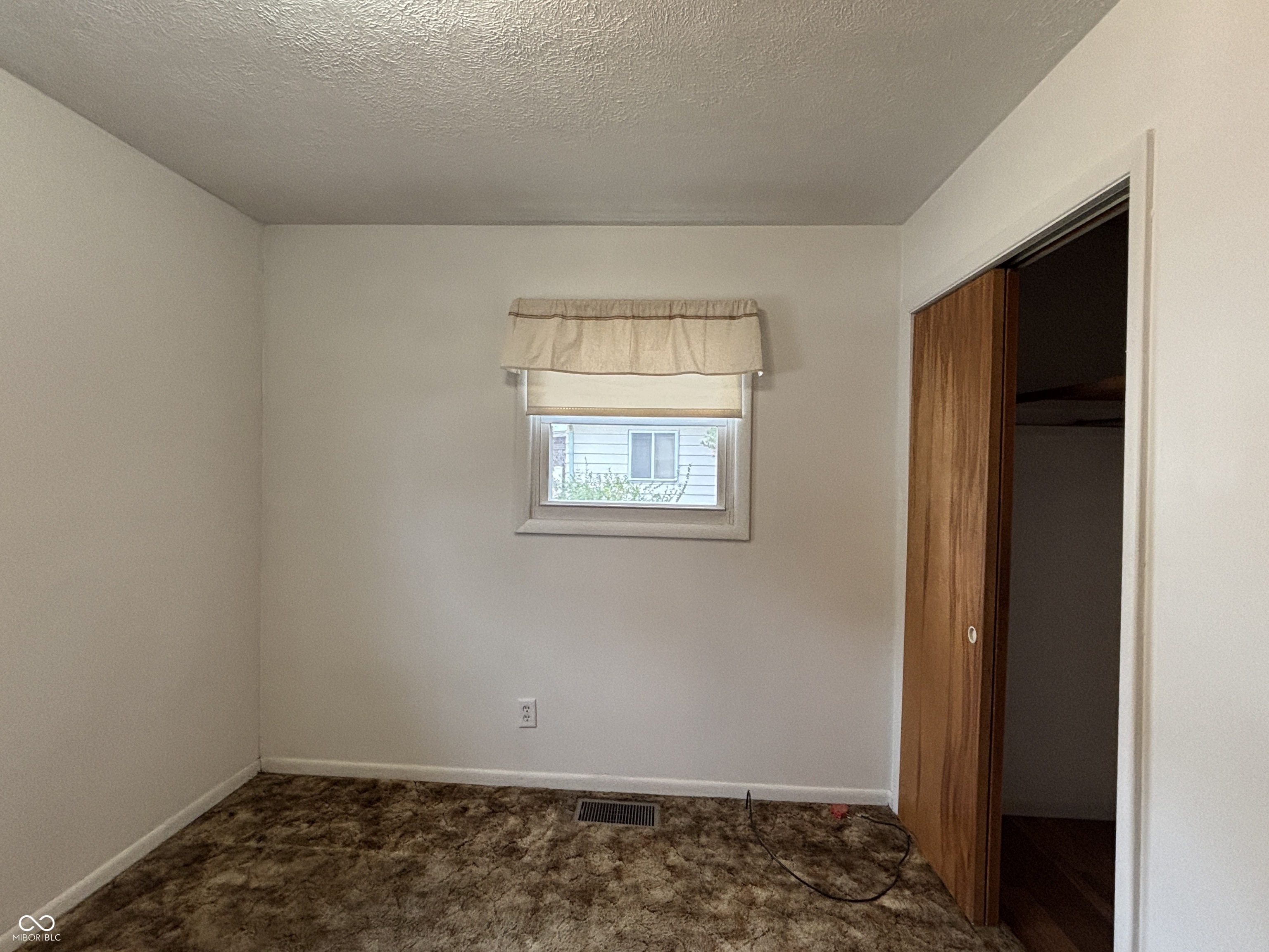 5403 South Vine Street Columbus, IN 47201 - Photo 12 of 17