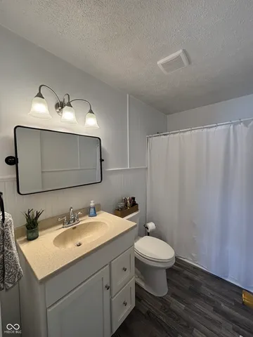 $215,000 | 5403 South Vine Street, Columbus, IN 47201