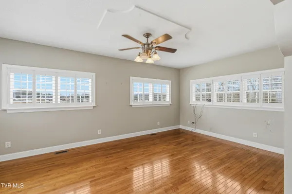 $689,995 | 117 Canterbury Place, Bristol, TN 37620