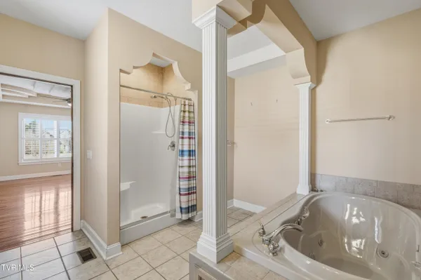 $689,995 | 117 Canterbury Place, Bristol, TN 37620