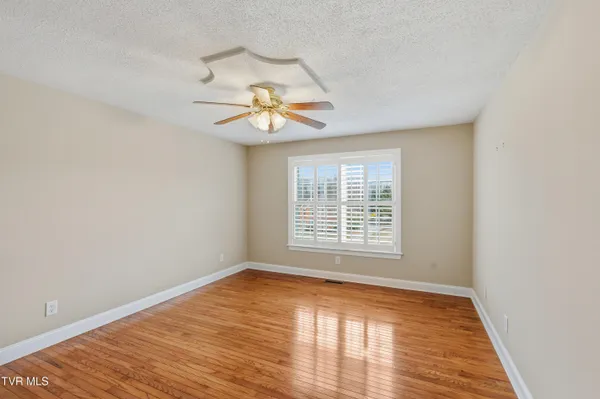 $689,995 | 117 Canterbury Place, Bristol, TN 37620