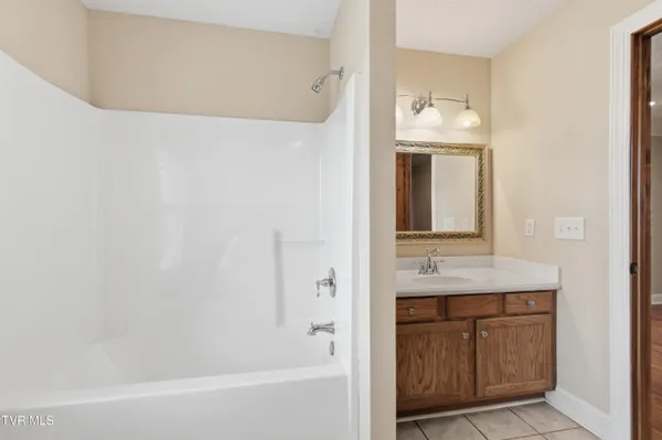 $689,995 | 117 Canterbury Place, Bristol, TN 37620