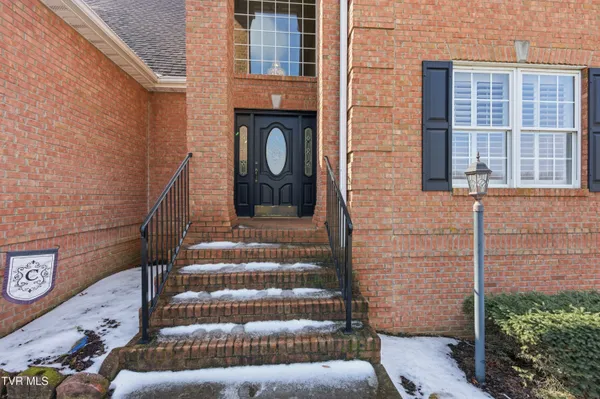 $689,995 | 117 Canterbury Place, Bristol, TN 37620