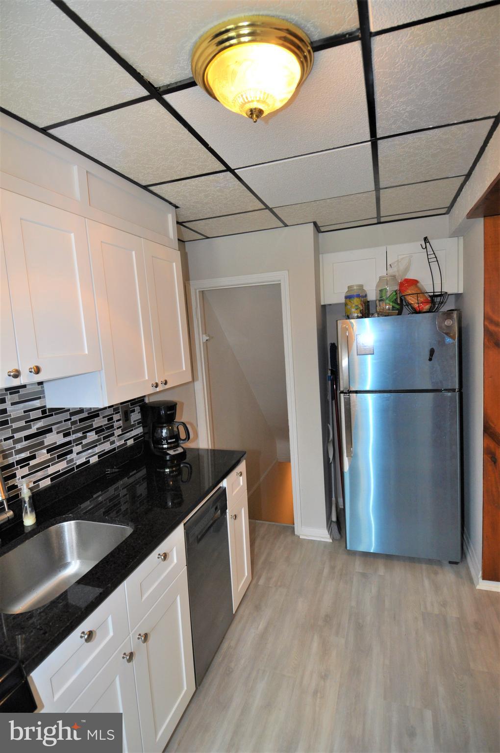 826 Middlesex Road Baltimore, MD 21221 - Photo 7 of 24 Kitchen