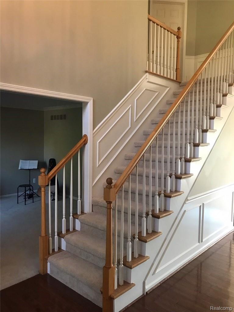 608 Appoline Court Rochester, MI 48307 - Photo 12 of 37 image1 (7).jpeg