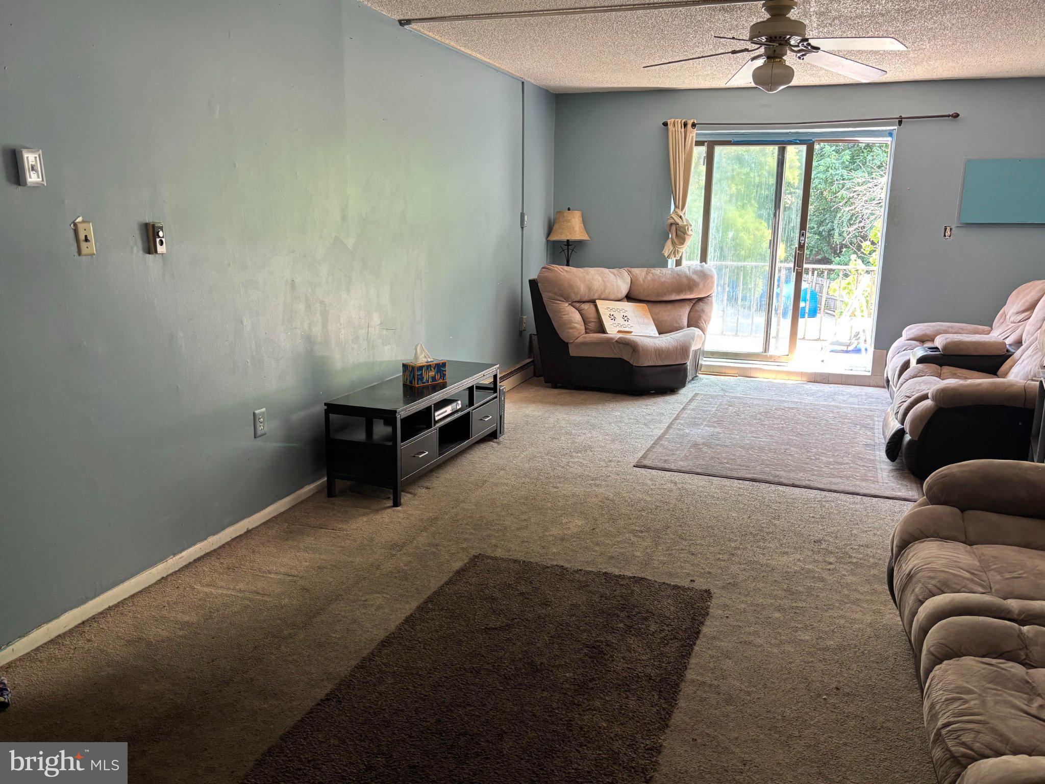 400 Glendale Road, Unit I54 Havertown, PA 19083 - Photo 2 of 10 Spacious living area with natural light.