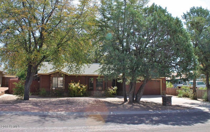 203 N Lakeshore Rd