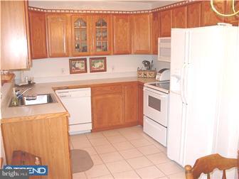 8 Micahill Road Levittown, PA 19056 - Photo 5 of 12 Kitchen