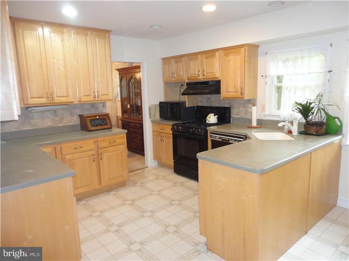 809 Welsh Road Ambler, PA 19002 - Photo 5 of 14 Kitchen