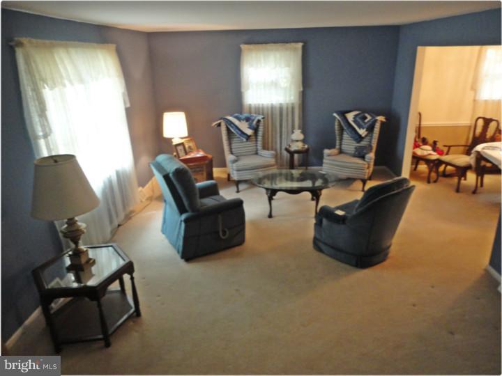 809 Welsh Road Ambler, PA 19002 - Photo 6 of 14 Living Room