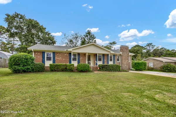 $2,300 | 313 Monterey Drive, Wilmington, NC 28409