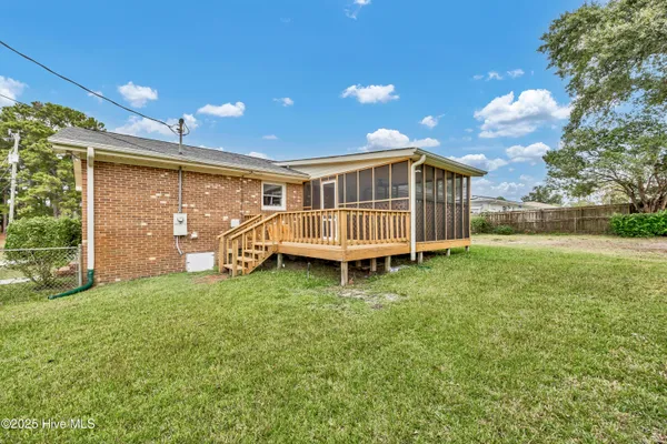 $2,300 | 313 Monterey Drive, Wilmington, NC 28409