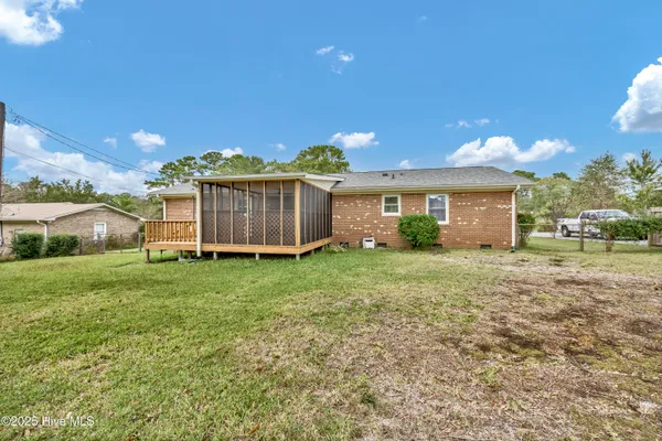 $2,300 | 313 Monterey Drive, Wilmington, NC 28409