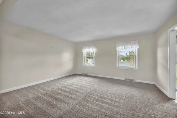 $2,300 | 313 Monterey Drive, Wilmington, NC 28409