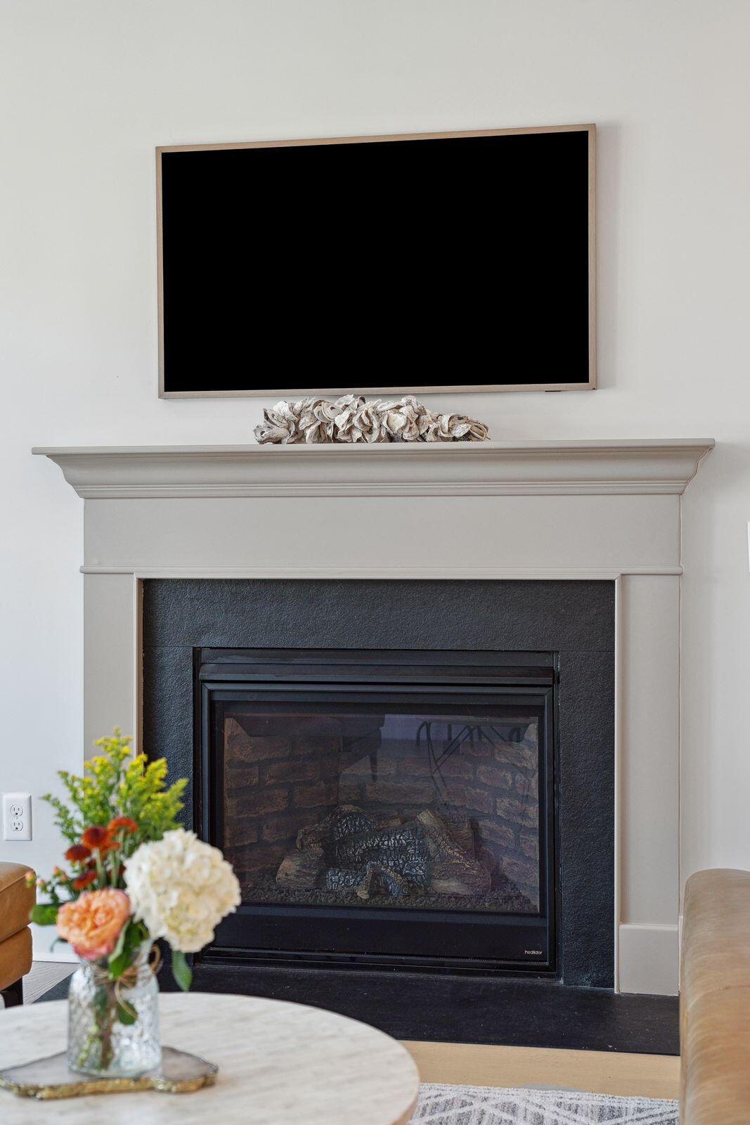 1541 Charming Nancy Road Charleston, SC 29412 - Photo 27 of 92 1st Flr Living Room Fireplace