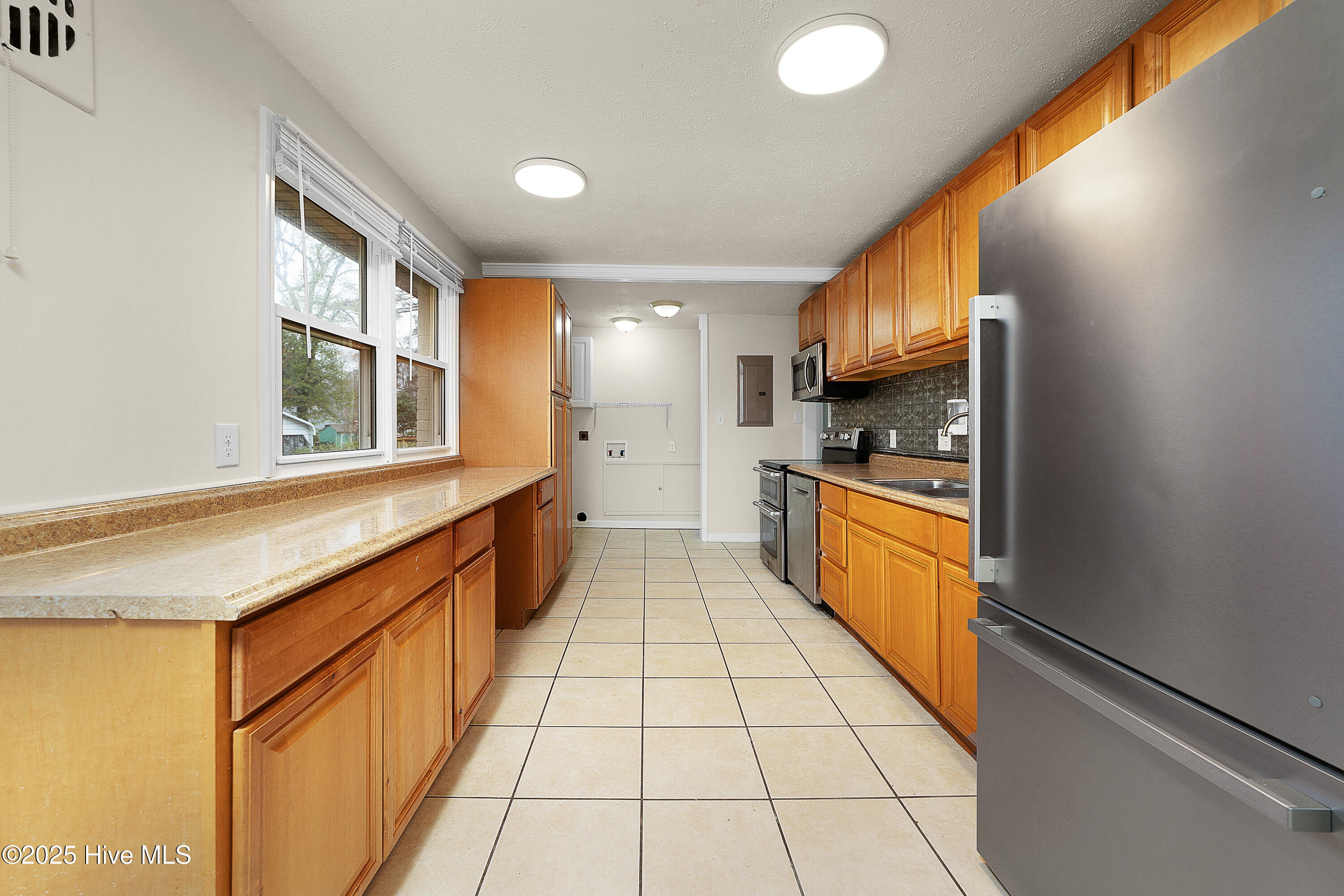 404 Decatur Road Jacksonville, NC 28540 - Photo 8 of 23 Kitchen
