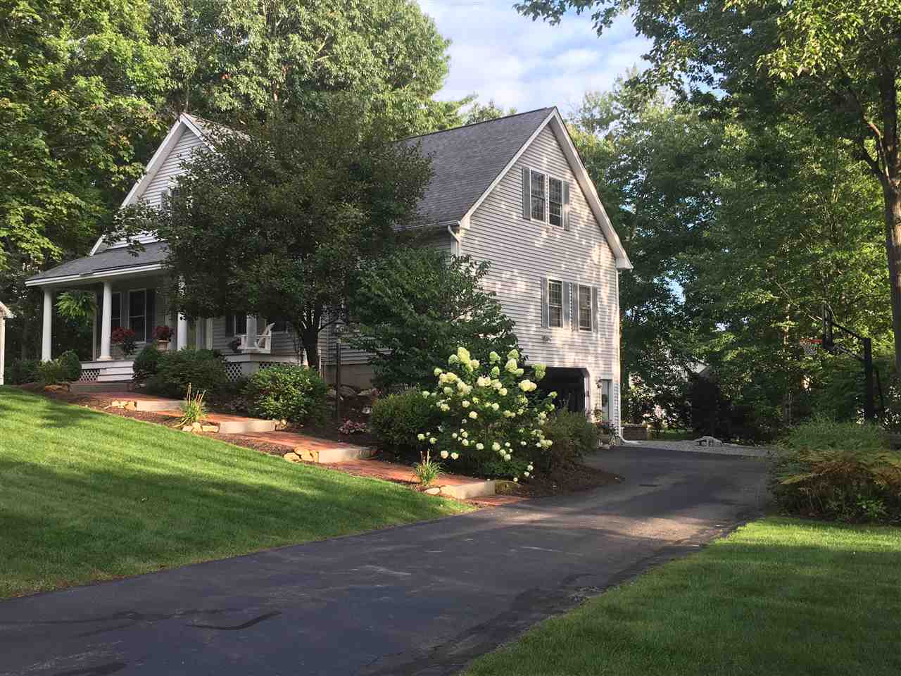 3 Rockbound Road Bedford, NH 03110 - Photo 4 of 40